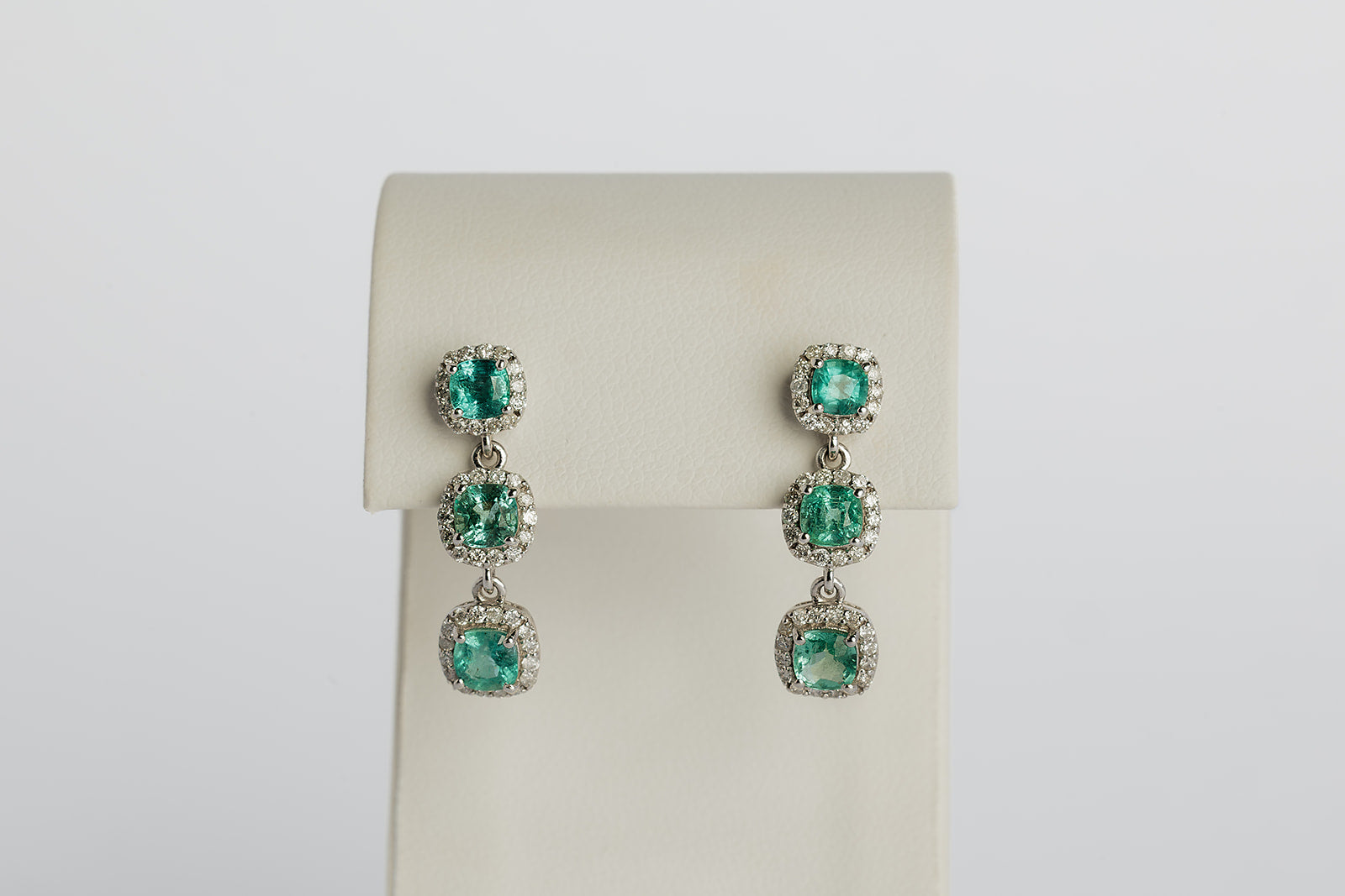 Arete 3 Esmeraldas con Halo
