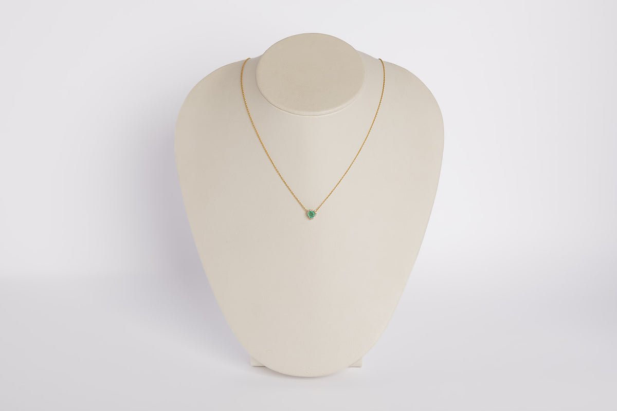 Collar Corazón con Halo