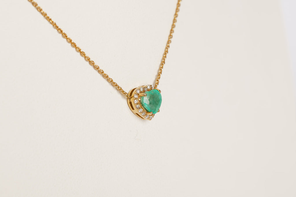 Collar Corazón con Halo