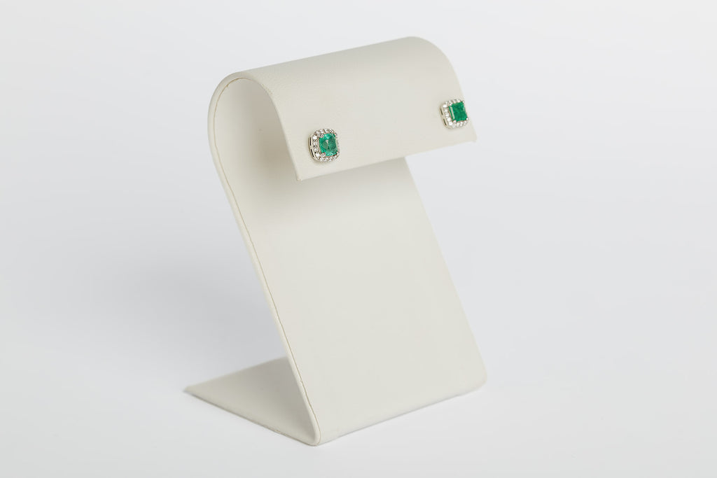 Arete Stud Esmeraldas con Halo