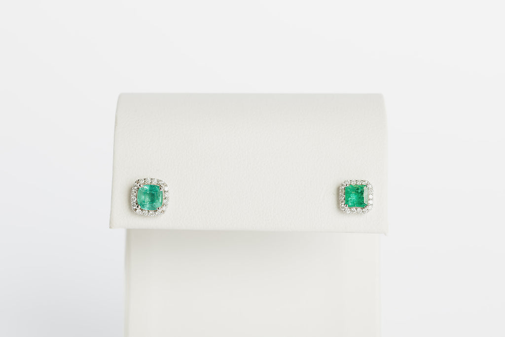 Arete Stud Esmeraldas con Halo