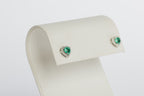 Arete Stud Corazon Esmeraldas con Halo