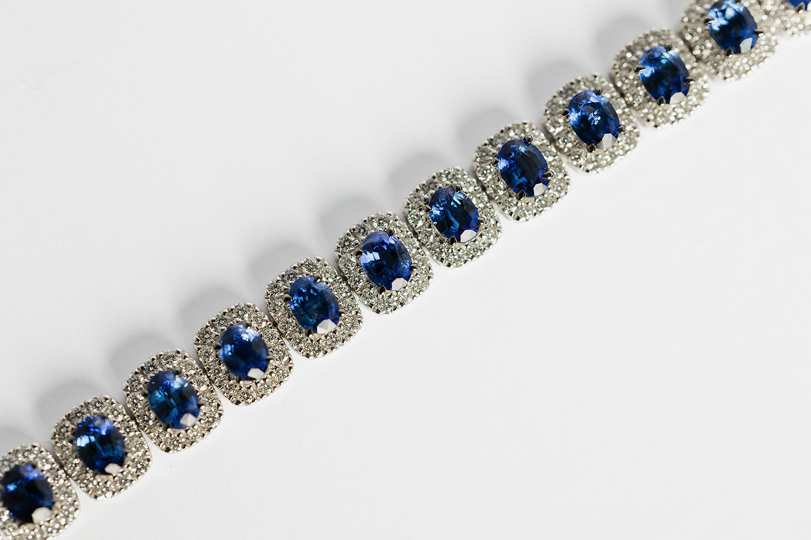 Pulsera Zafiros con Halo