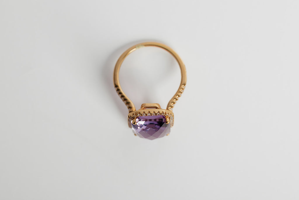 Anillo Amatista con Halo