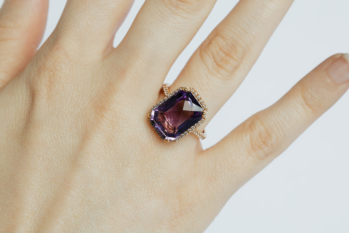Anillo Amatista con Halo