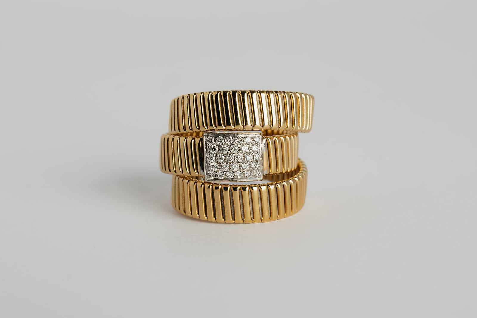 Anillo Bangle con Diamantes