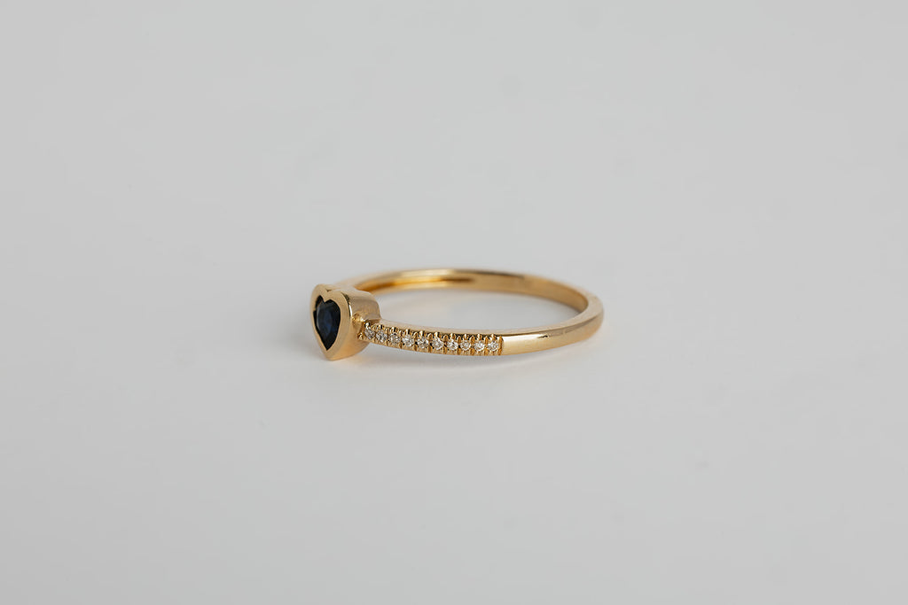 Anillo Zafiro Corazon Bisel
