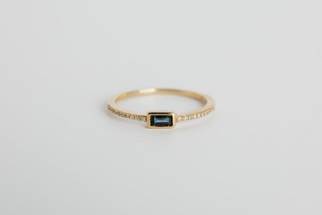 Anillo Zafiro Baguette Bisel
