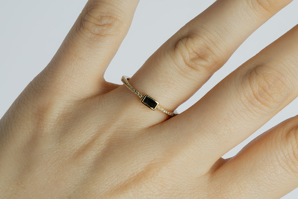 Anillo Zafiro Baguette Bisel