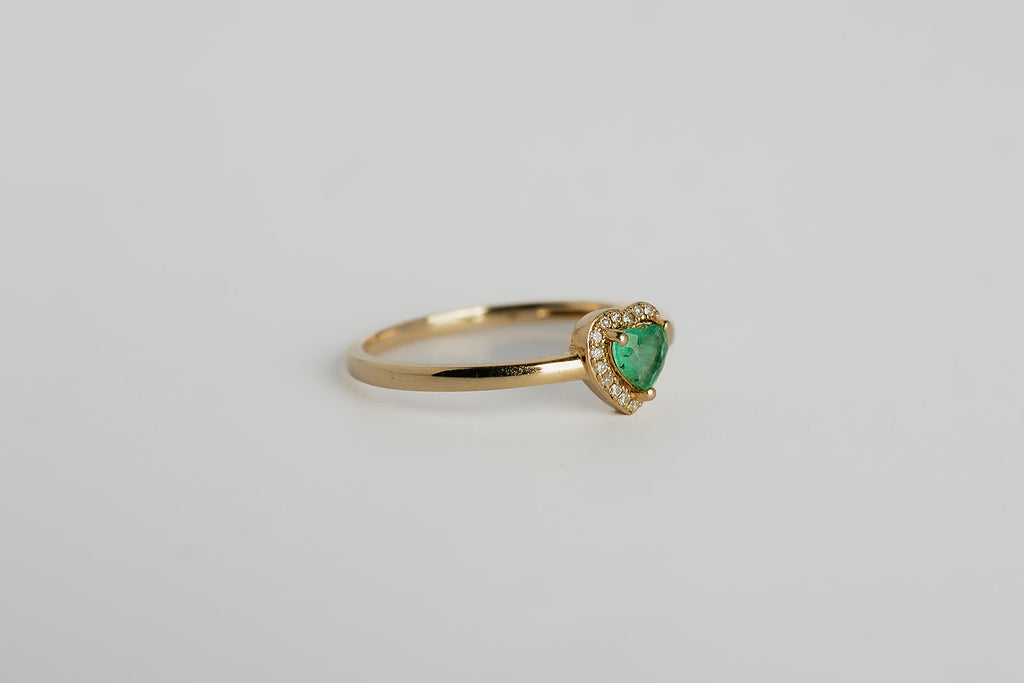 Anillo Esmeralda Corazon Halo