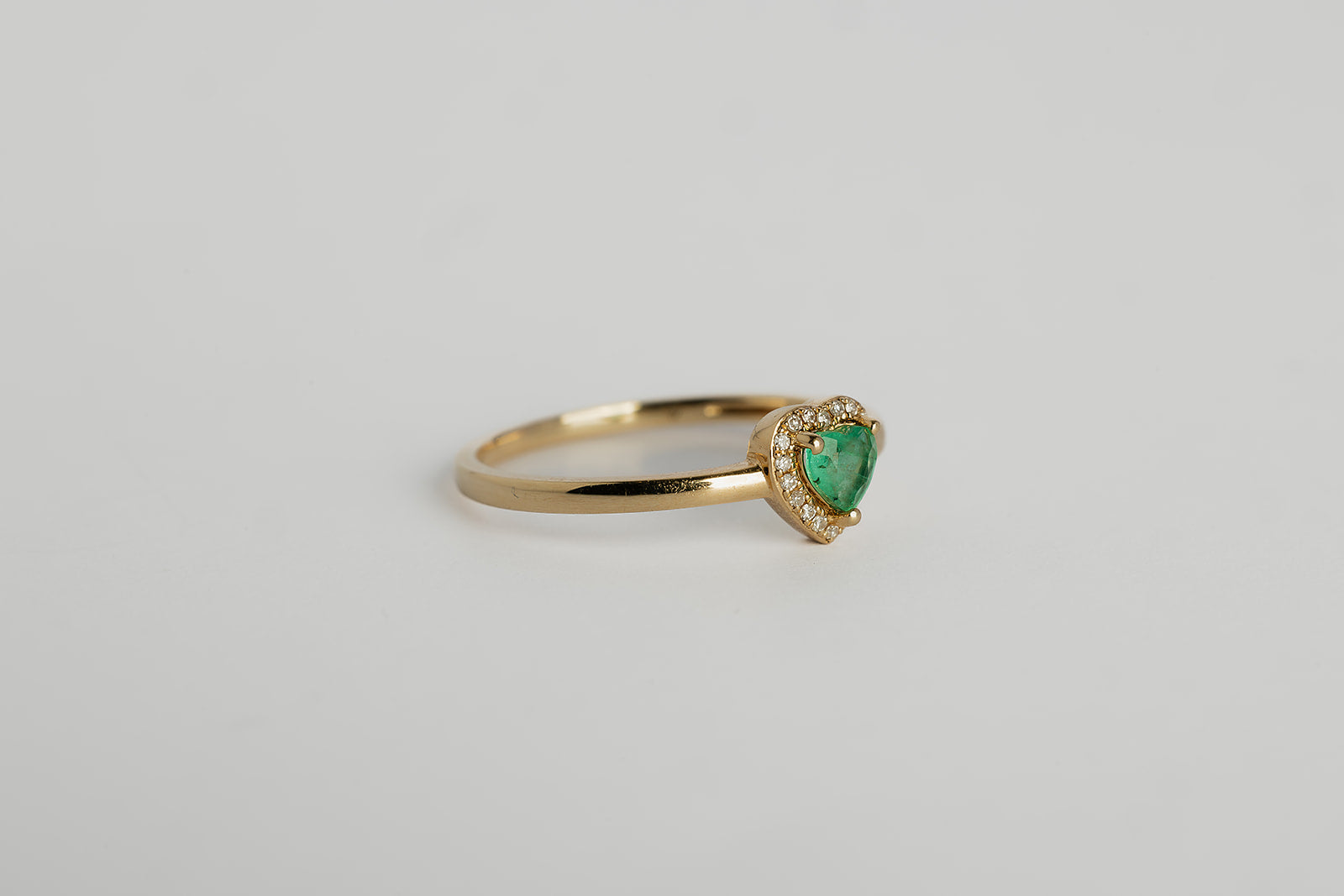 Anillo Esmeralda Corazon Halo