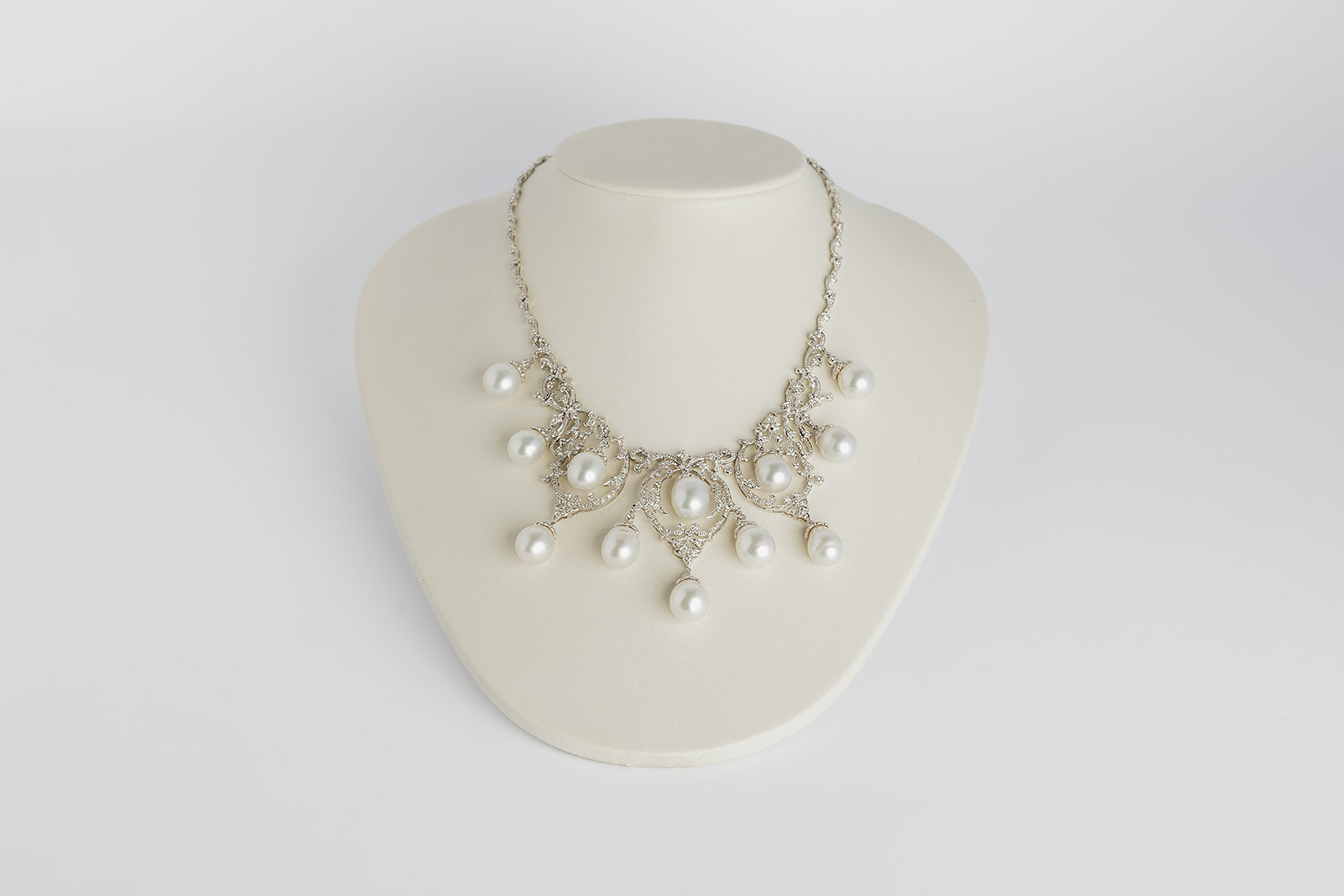 Juego Collar y Arete de  Perlas Chandelier