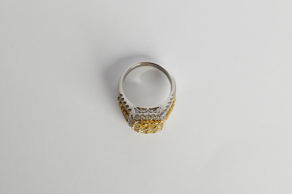 Anillo 16 Diamantes Amarillos