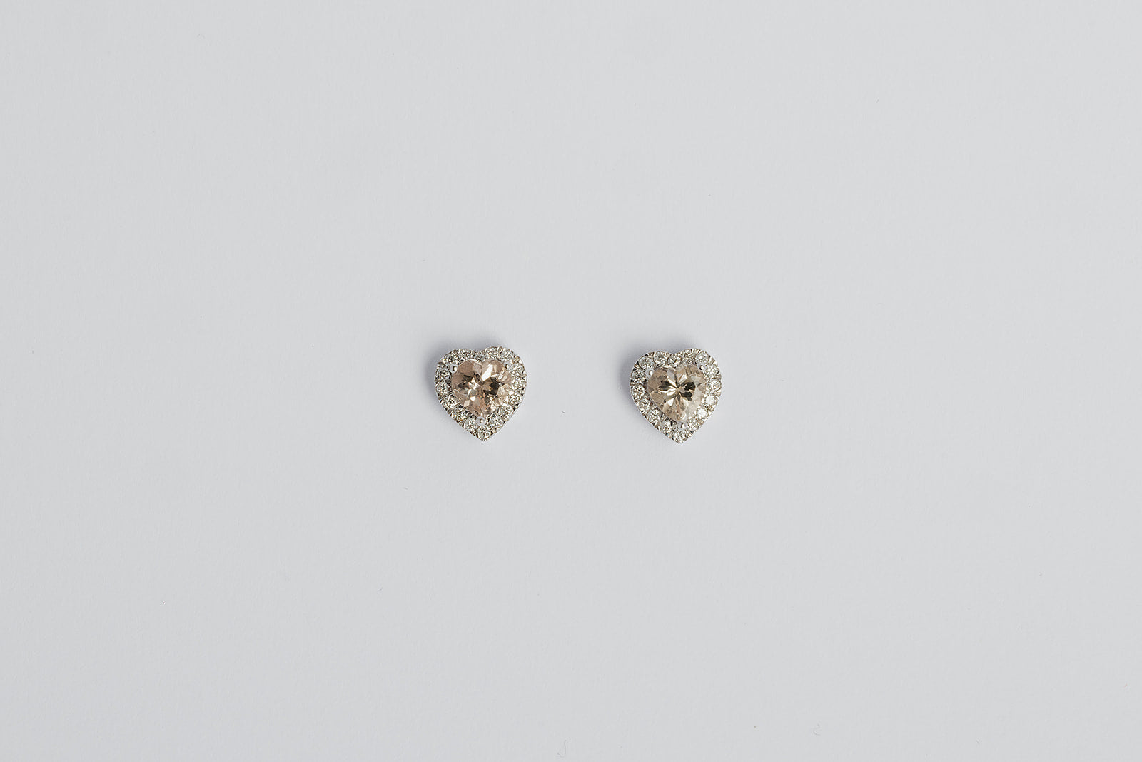 Arete Stud Corazon Morganita