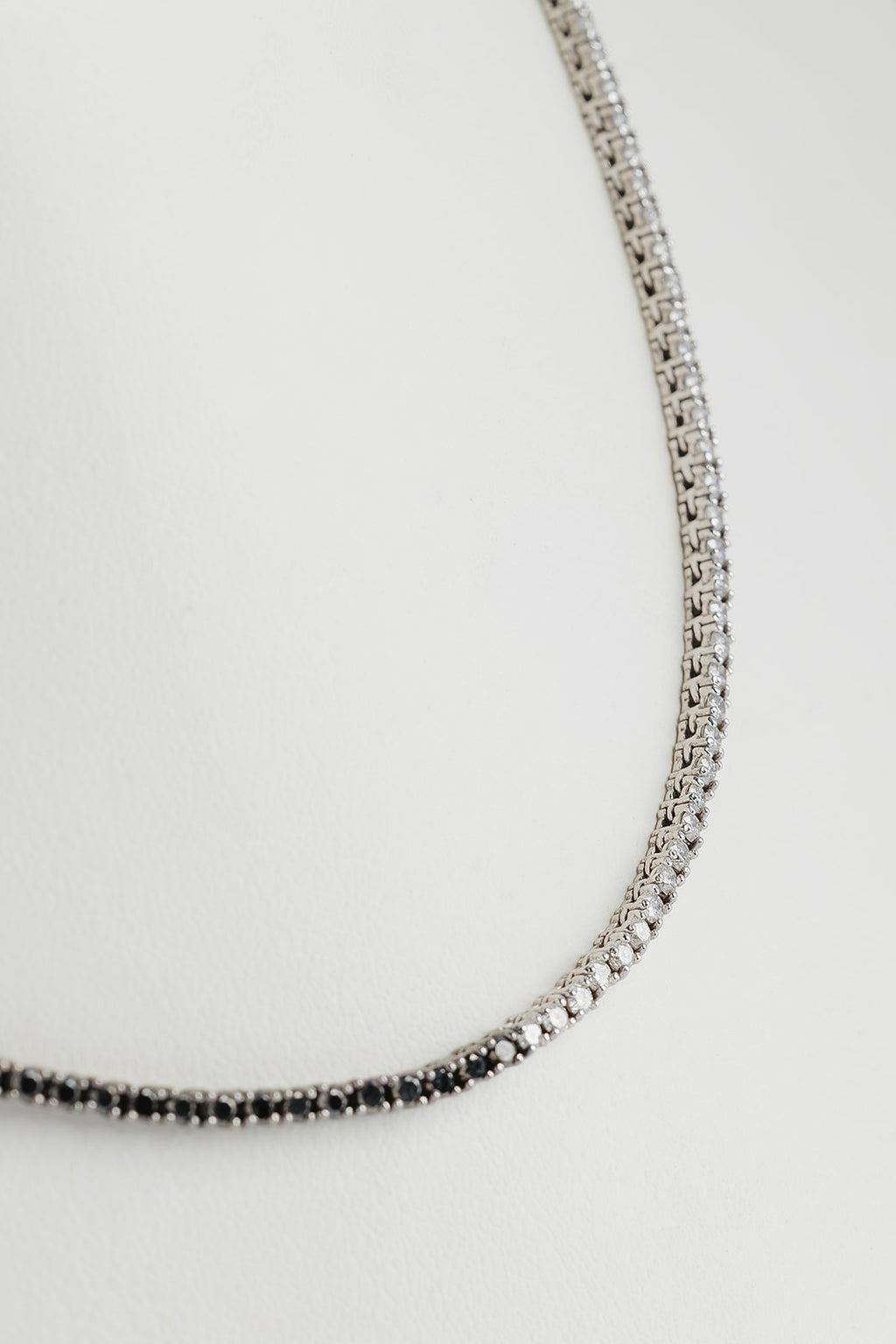 Collar Tennis Diamante Blanco y Negro 4.2ct