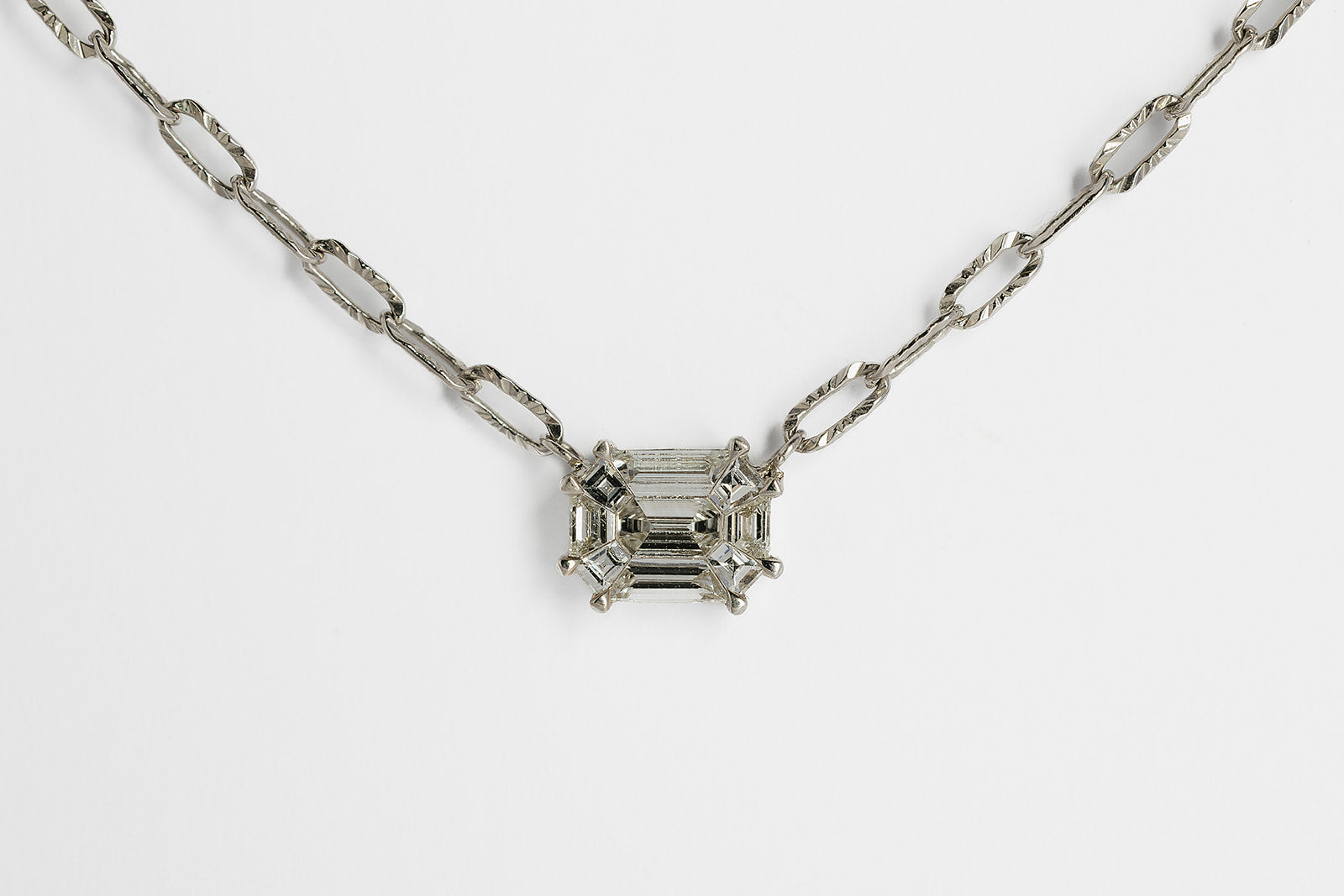 Collar Paperclip y Diamantes .53ct