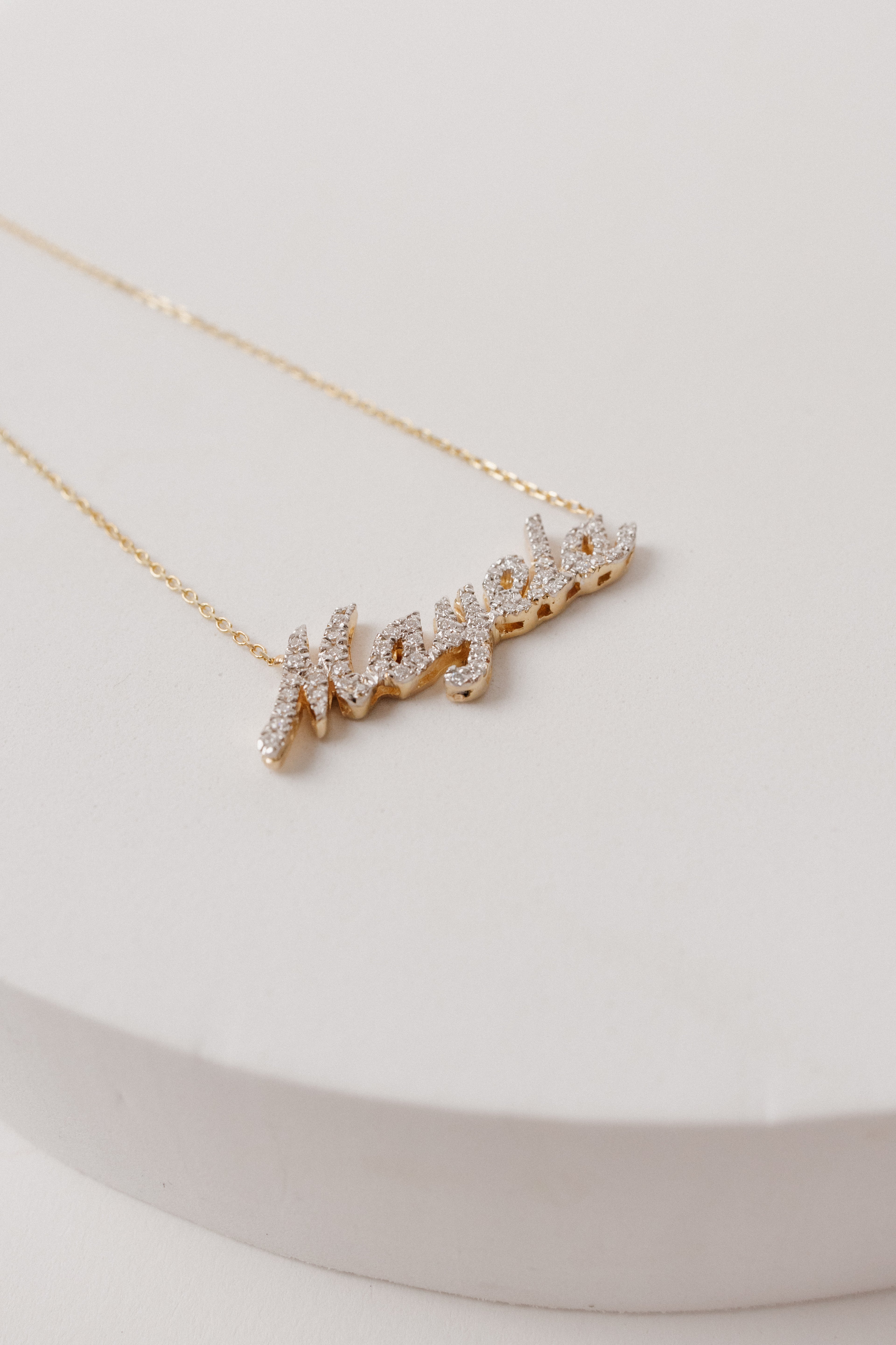 Collar Nombre con Diamantes