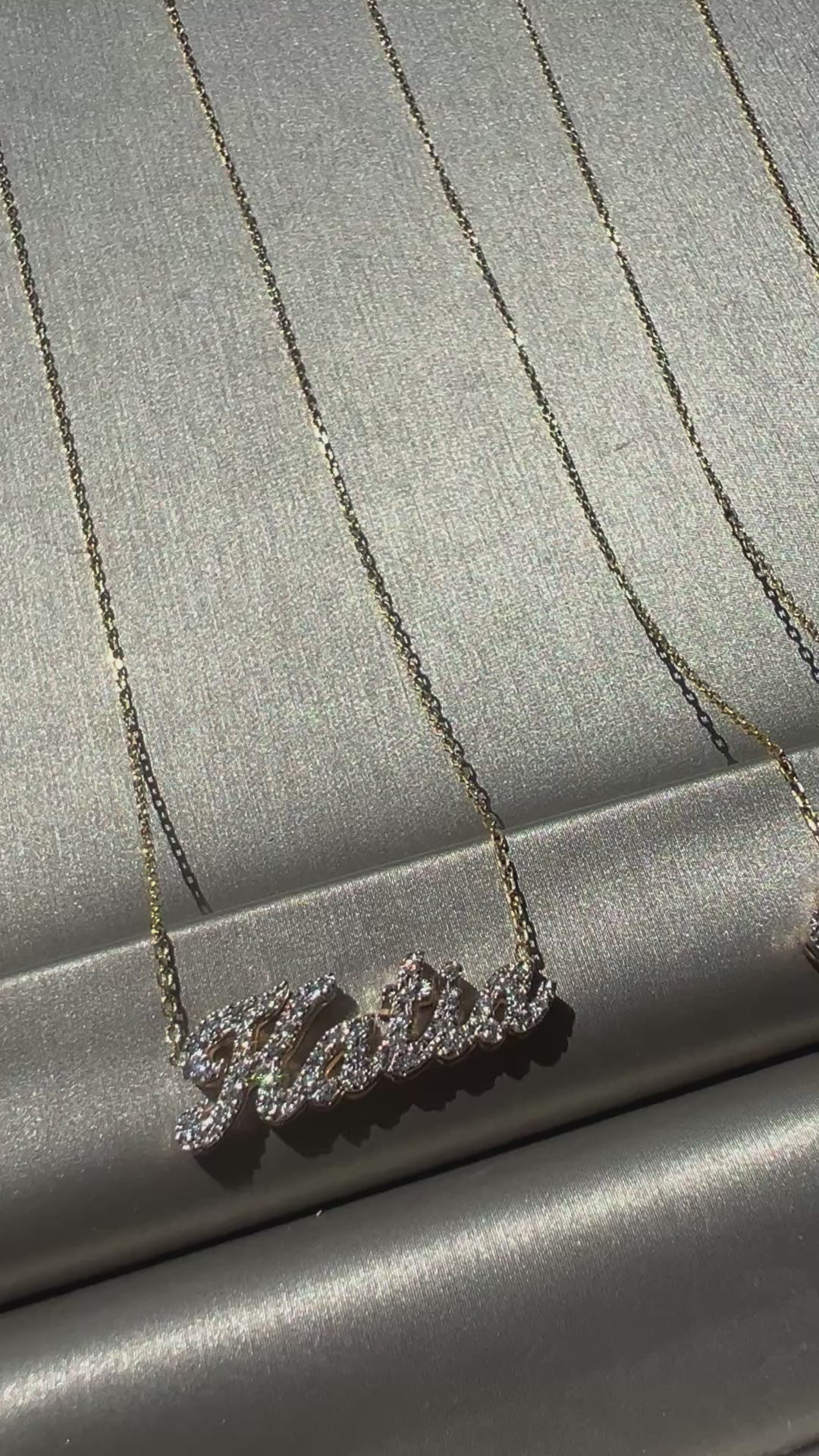 Collar Nombre con Diamantes